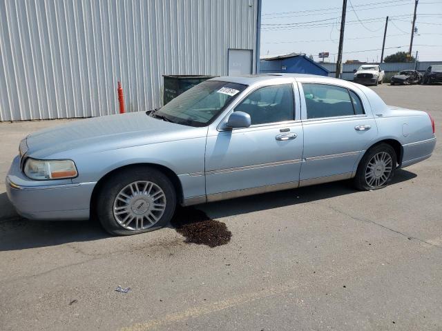  Salvage Lincoln Towncar