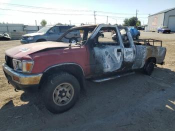  Salvage Toyota Pickup