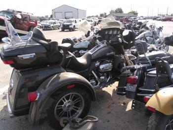  Salvage Harley-Davidson Fl