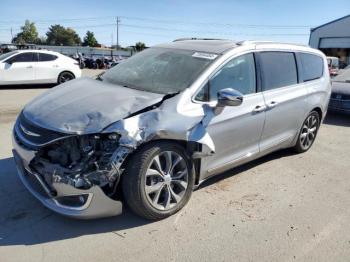  Salvage Chrysler Pacifica