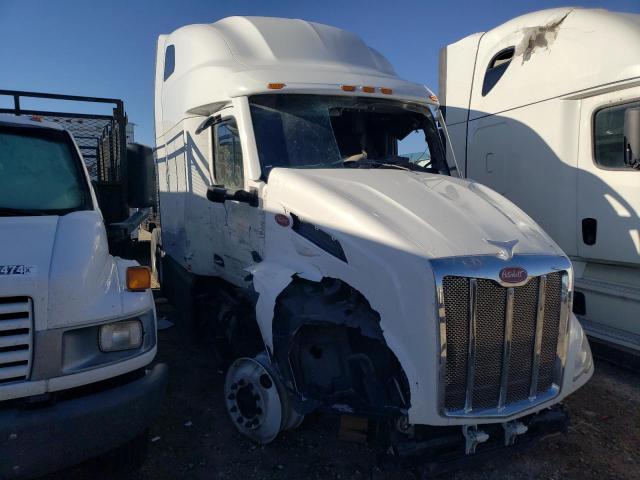  Salvage Peterbilt 579