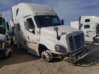  Salvage Freightliner Cascadia 1