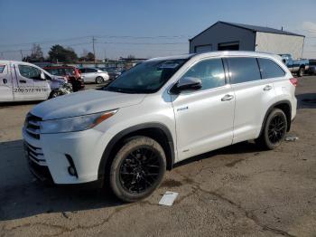  Salvage Toyota Highlander