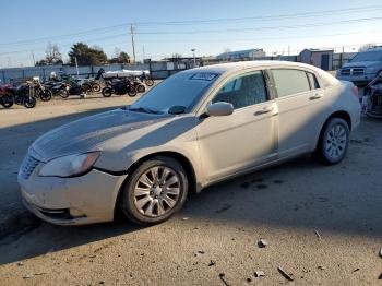  Salvage Chrysler 200