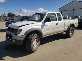  Salvage Toyota Tacoma