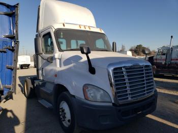  Salvage Freightliner Cascadia 1