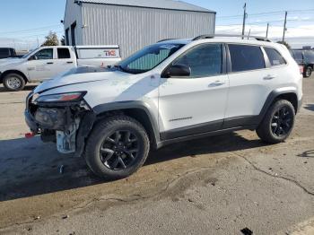  Salvage Jeep Cherokee