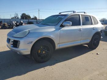  Salvage Porsche Cayenne