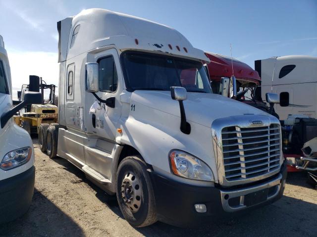  Salvage Freightliner Cascadia 1