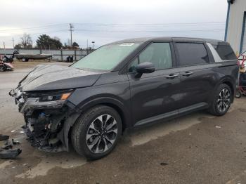  Salvage Kia Carnival