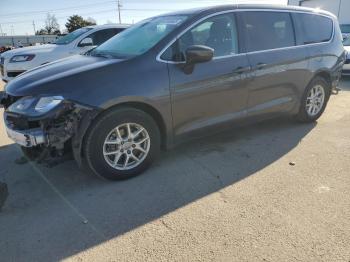  Salvage Chrysler Pacifica