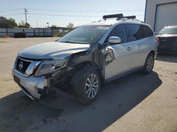  Salvage Nissan Pathfinder