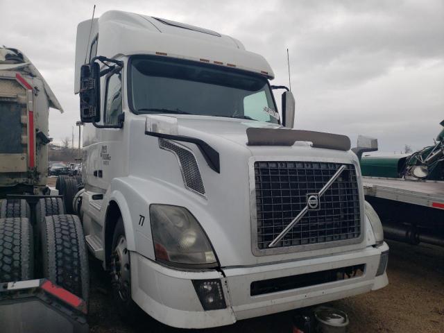  Salvage Volvo Vn