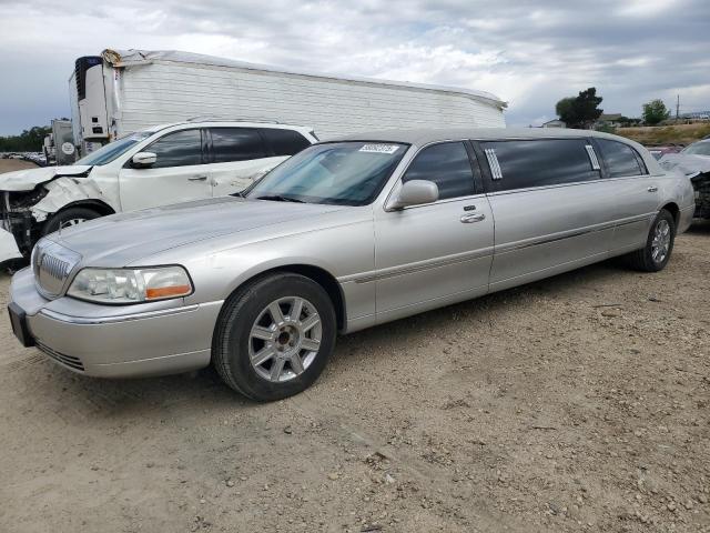  Salvage Lincoln Towncar