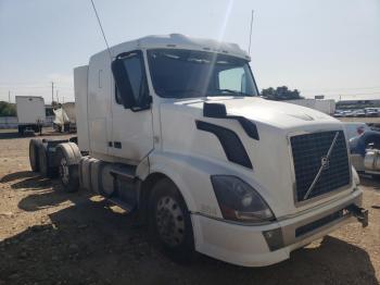  Salvage Volvo Vnl