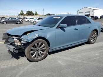  Salvage Chrysler 300