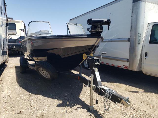  Salvage Crestliner Boat