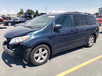  Salvage Toyota Sienna