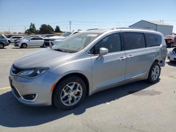  Salvage Chrysler Pacifica
