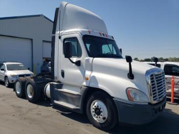  Salvage Freightliner Cascadia 1