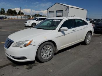  Salvage Chrysler 200