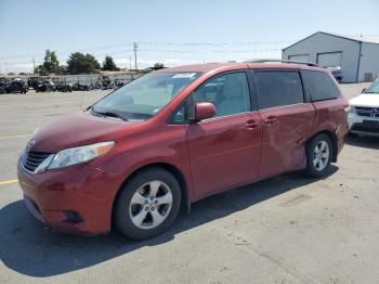  Salvage Toyota Sienna
