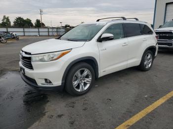  Salvage Toyota Highlander