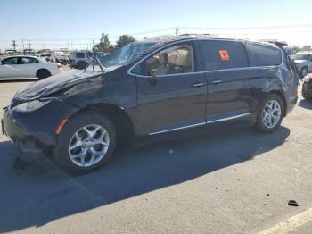  Salvage Chrysler Pacifica