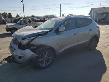  Salvage Hyundai TUCSON