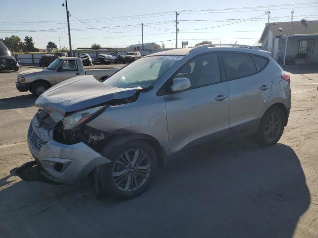  Salvage Hyundai TUCSON