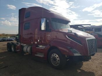  Salvage Volvo Vnl