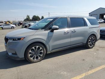  Salvage Kia Carnival