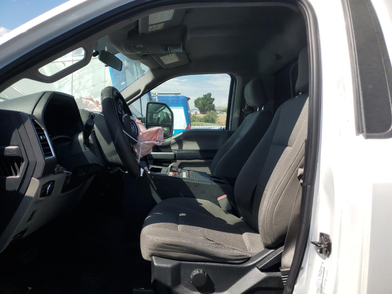 Ford F-450 Super Duty Image 6