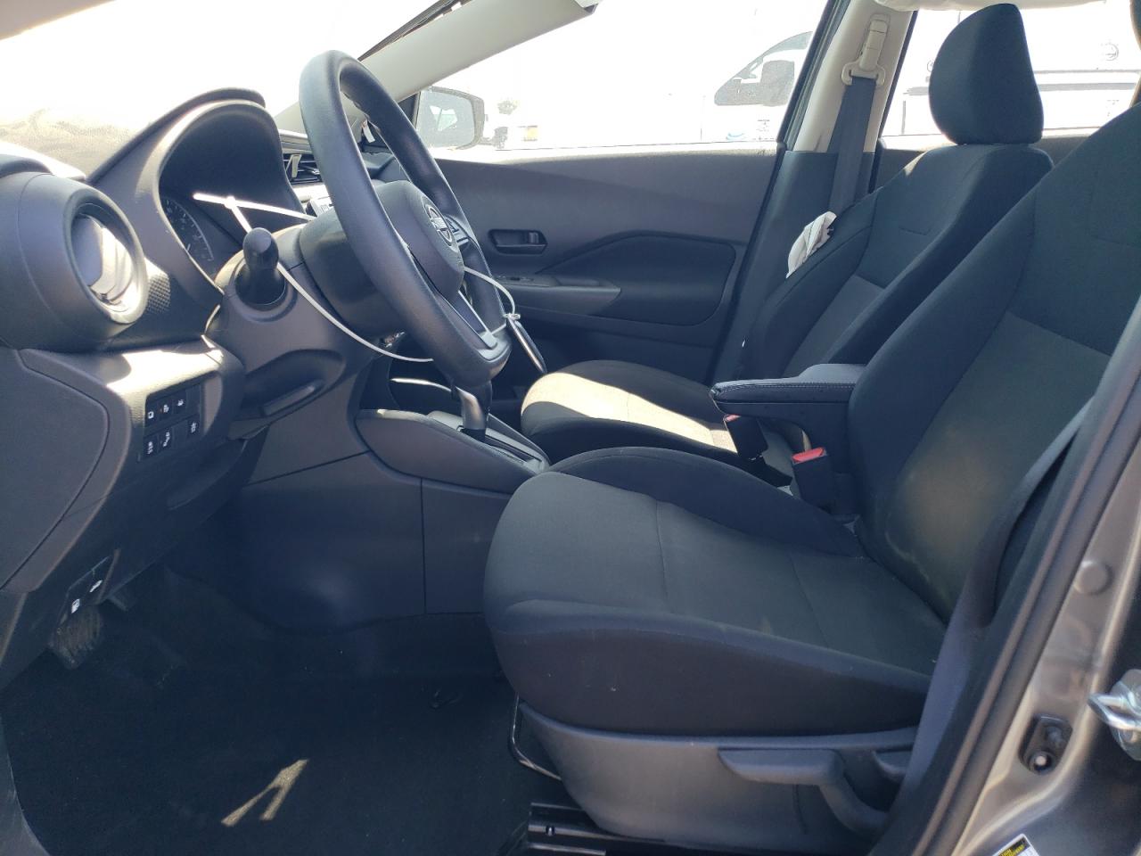 Nissan Kicks Play S Image 2