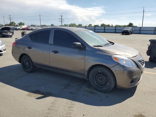 Nissan Versa S Image 8