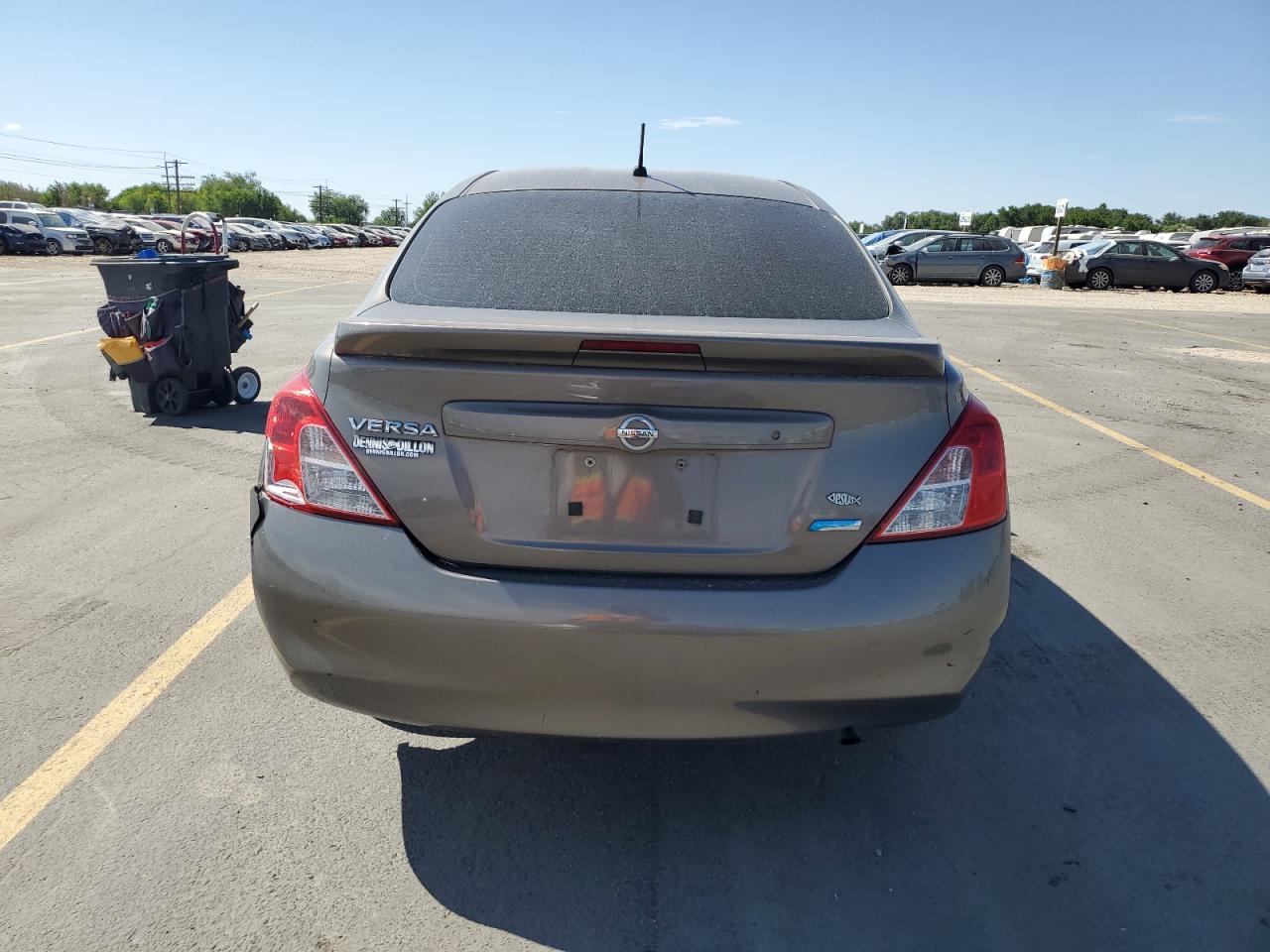 Nissan Versa S Image 7