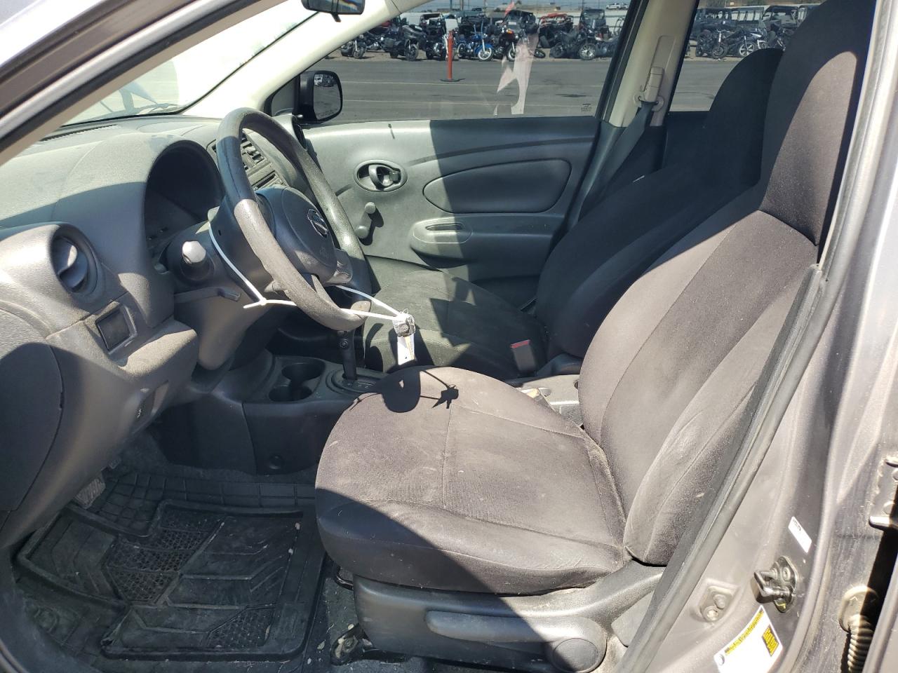 Nissan Versa S Image 2