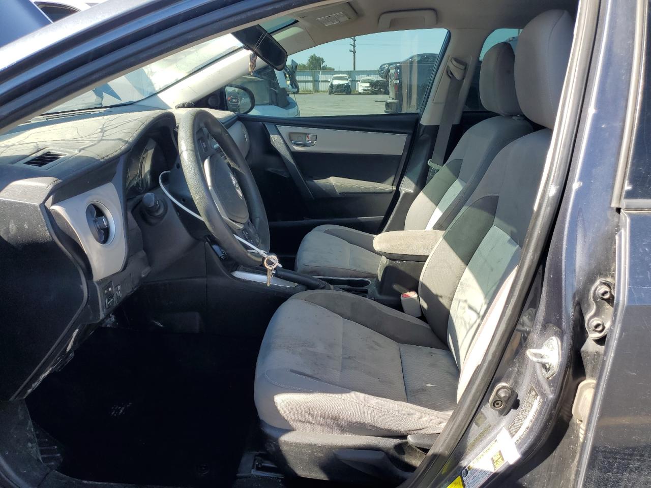 Toyota Corolla L Image 11