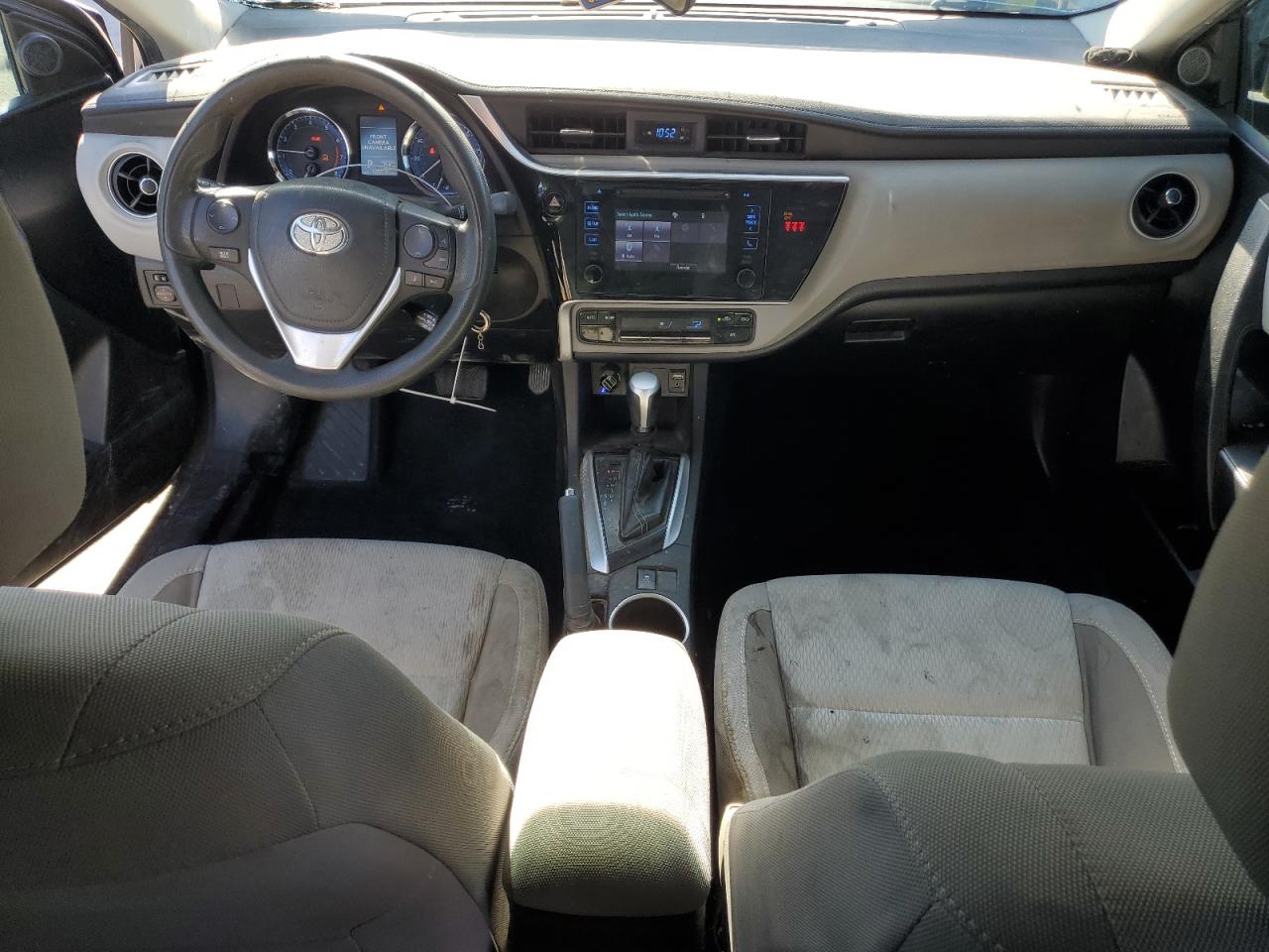 Toyota Corolla L Image 7