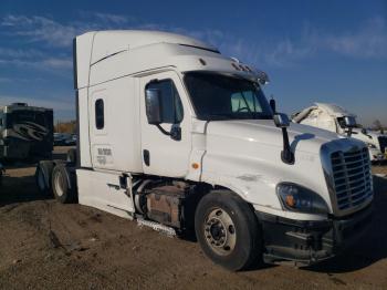  Salvage Freightliner Cascadia 1