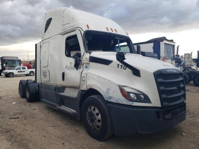  Salvage Freightliner Cascadia 1