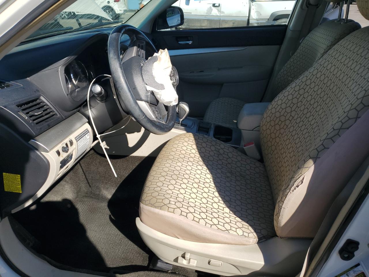 Subaru Legacy 2.5i Premium Image 13