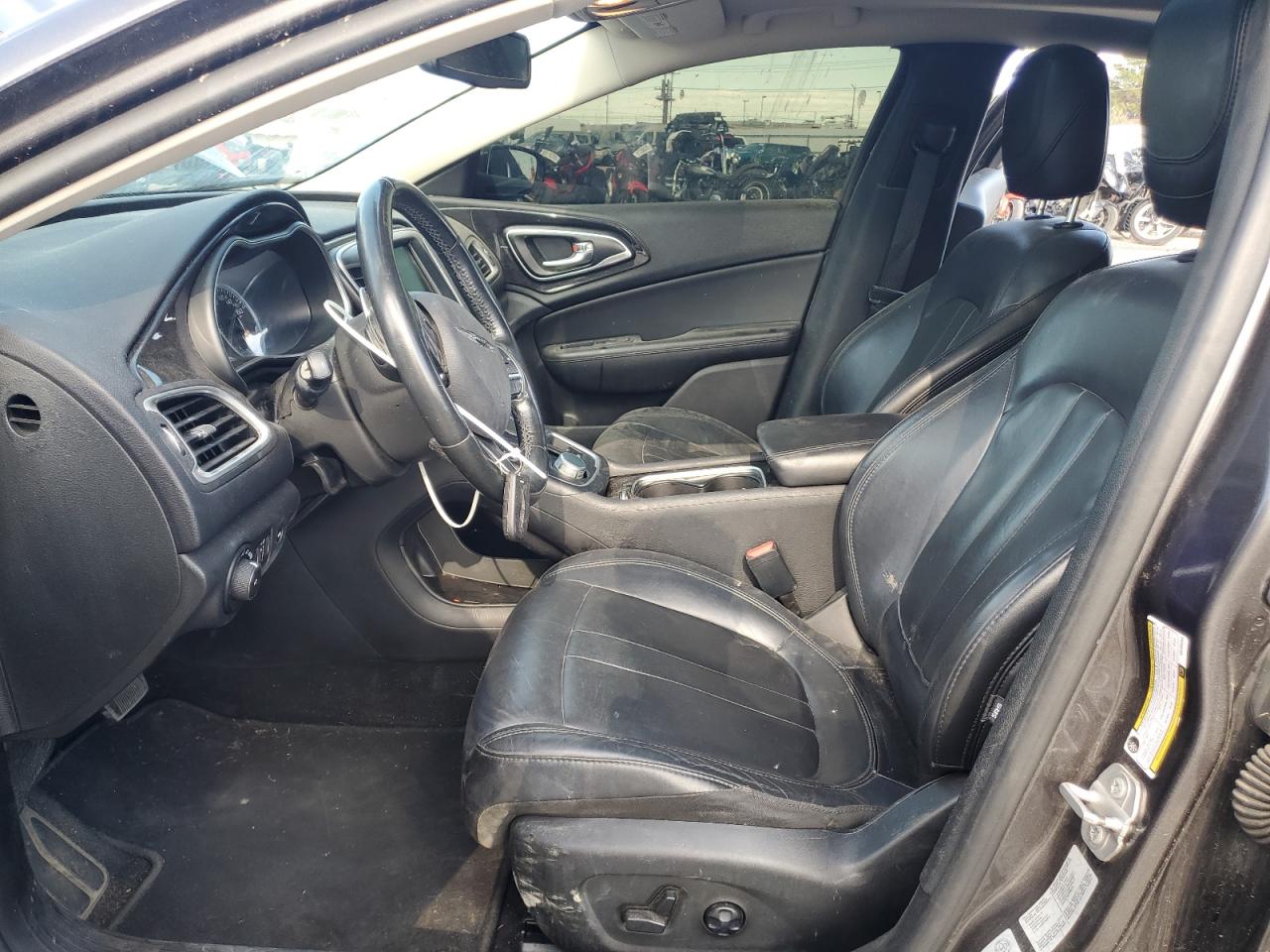 Chrysler 200 C Image 6