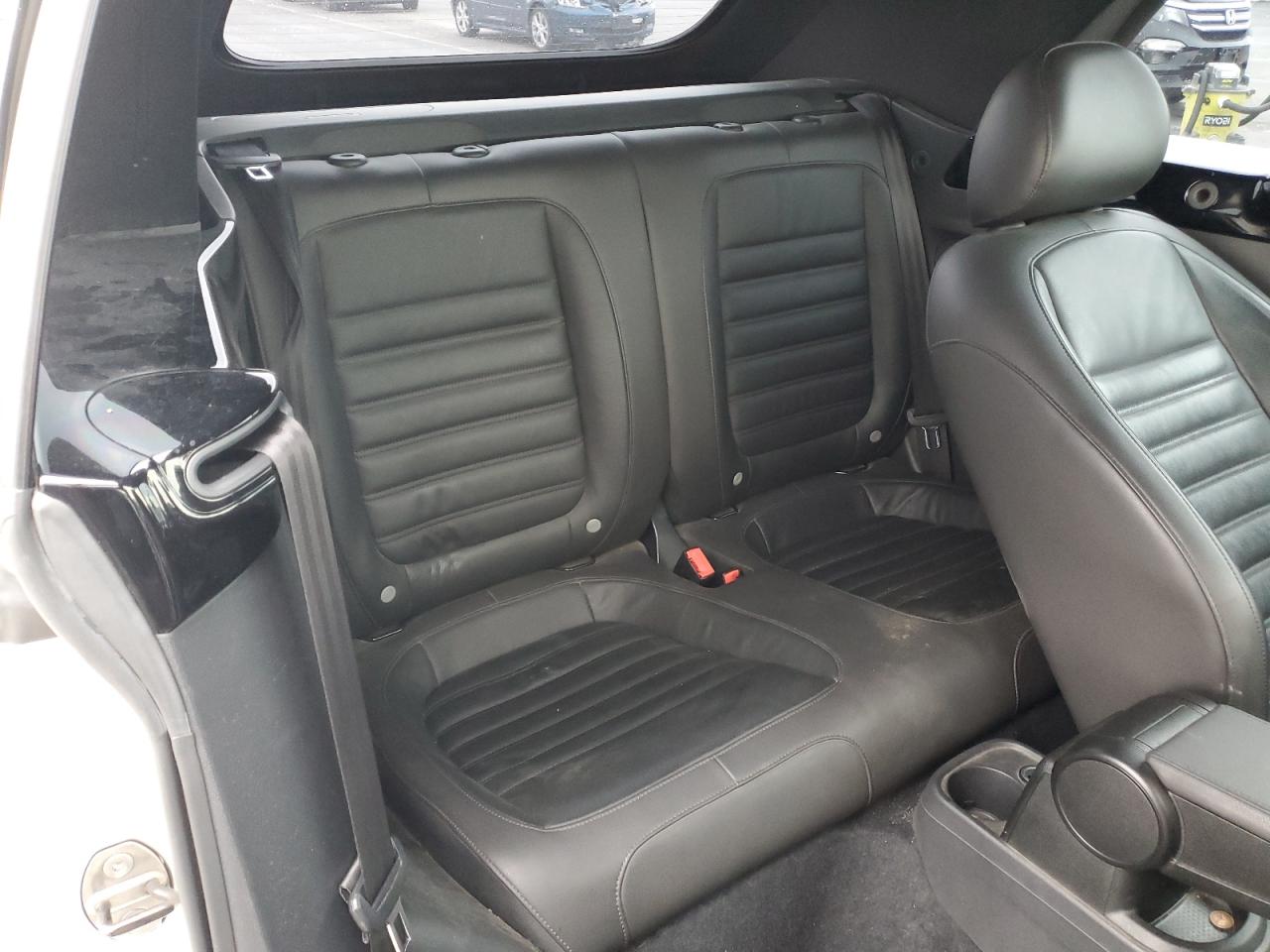 Volkswagen Beetle Turbo Image 12