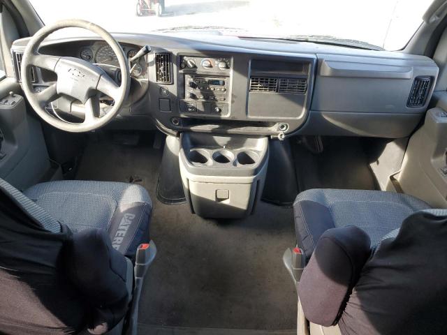 Chevrolet Express Image 5