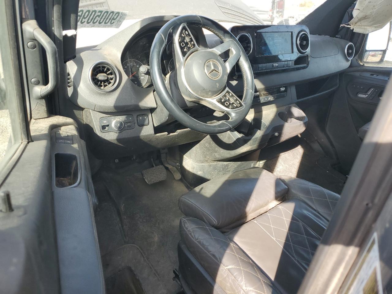 Mercedes-Benz Sprinter 2500 Image 3