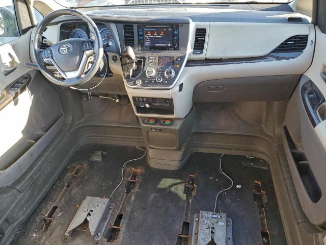 Toyota Sienna Xle Image 5