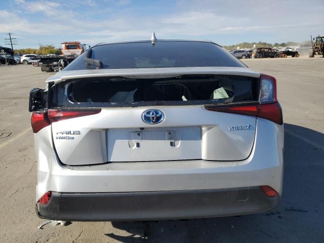 Toyota Prius Le Image 3