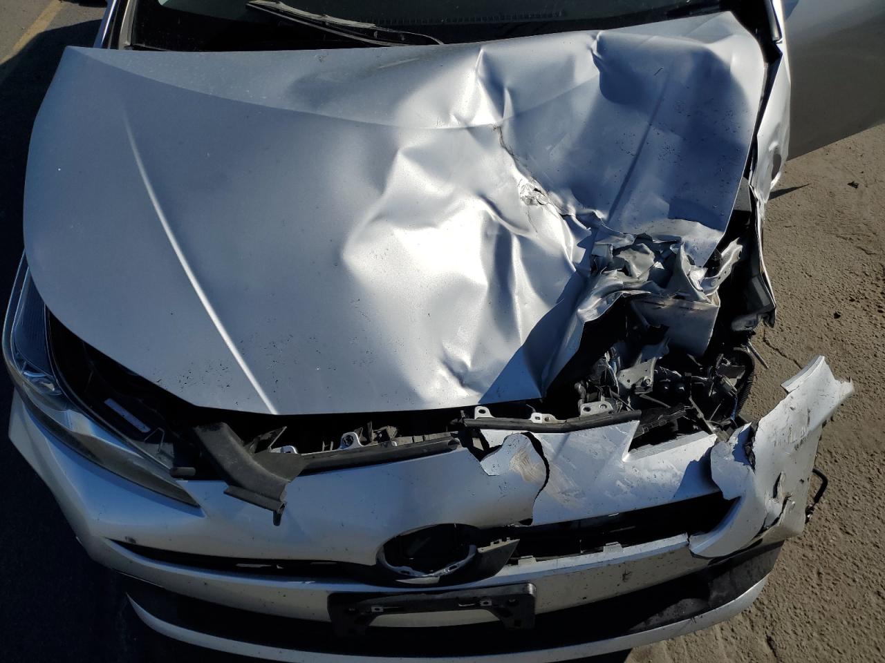 Toyota Prius Le Image 6