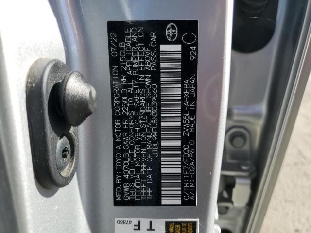 Toyota Prius Le Image 8